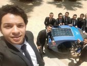 بالفيديو والصور.. طلاب جامعة حلوان يصممون سيارة بثلاث عجلات لمتحدى الإعاقة
