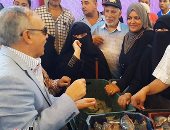 بالفيديو والصور.. مديرية أمن بورسعيد تطلق مبادرة مع التجار لتخفيض الأسعار