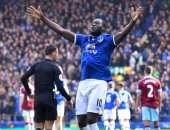 لوكاكو VS العمالقة فى سن الـ24.. تفوق على رونالدو وسقط أمام ميسى