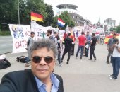 بالصور.. "بيت العائلة المصرية" يشارك بوقفة ضد إرهاب قطر أمام قمة العشرين