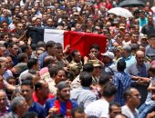 المئات يشيعون جنازة شهيد الواجب فى سيناء مدحت شاكر بمسقط رأسه فى المنيا