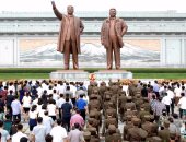 بالصور.. كوريا الشمالية تحى الذكرى الـ 23 على رحيل مؤسسها كيم إيل سونج
