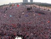 بالفيديو والصور.. عشرات الآلاف من الأتراك يتظاهرون ضد أردوغان بإسطنبول