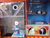 قارئ يشارك بصور مشروعه المتنقل بعد ترك وظيفته تشجيعا للشباب