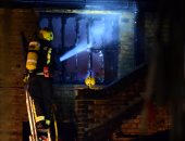 بالصور.. 70 رجل إطفاء يكافحون حريقاً فى سوق "كامدن لوك" الشهير فى لندن