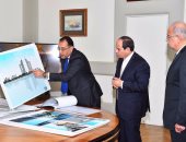 بالصور.. الرئيس يبحث مع الحكومة عرضا صناعيا بـ4 مليارات دولار بالعاصمة الإدارية