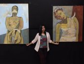 بالصور.. طالبة بفنون جميلة تجسد مشروع تخرجها عن معاناة مرضى سرطان الثدى