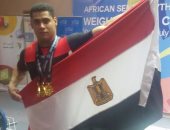 محمد إيهاب يرفع علم مصر فى افتتاح دورة البحر المتوسط