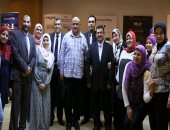 محاضرات علمية وورش عمل لشباب الأطباء على الحقن المجهرى ومعامل الأجنة