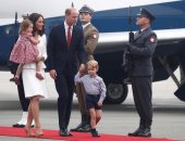 الأمير وليام وأسرته يبدأون جولة تتضمن بولندا وألمانيا  
