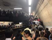 بالفيديو والصور..توقف المترو فى نيويورك 3 ساعات..والركاب: صيف من الجحيم