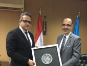 وزير الآثار يلتقى سفير المكسيك فى القاهرة لبحث سبل التعاون