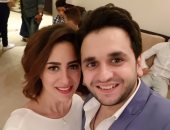 مصطفى خاطر مع زوجته بعد عقد القران: الحمد لله.. كتبت كتابى