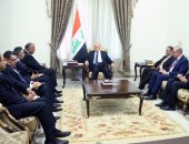 شكرى لـ"رئيس وزراء العراق": مستعدون لمساعدة بغداد فى حربها ضد داعش