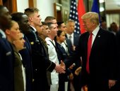 بالصور.. ترامب يزور مبنى البنتاجون ويؤكد: تنظيم داعش "يسقط بسرعة كبيرة"