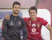 عمرو جمال مداعبا أحمد عادل عبد المنعم: نافخ صدرك علينا ليه يا وحش