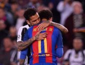 دانى ألفيس يحرّض نيمار على الرحيل من برشلونة 