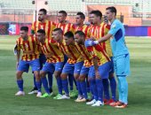 فريق نصر حسين داى يؤدى صلاة الجمعة مع نجوم الأهلى قبل مباراة الليلة