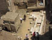بالصور..  الآثار تنتهى من نقل مقبرة أثرية مكتشفة فى الشرقية