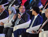 الرئيس فى مؤتمر الشباب: الإرهاب والزيادة السكانية أكبر خطرين.. المرتبات بصفة عامة ليست جيدة و نعلم احتياجها لزيادات..أمامنا خياران يا نكافح ونوصل أو نمد إيدينا .. ومش هنعدل الثانوية العامة غير بشروط