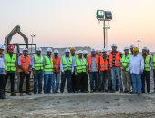 رئيس "بتروجت" يطالب العاملين بالانتهاء من مشروع حفر أنفاق قناة السويس