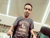 بالصور ..قصة محمد خالد من فقدان الأمل بسبب خطأ طبى للوصول لجوار الرئيس