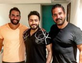 أمير كرارة ينشر صورة له مع نجم الجيل وكابتن مصر