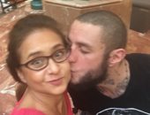 شاهد.. قٌبلة أحمد الفيشاوى لنيللى كريم.. ويعلق: "بحبك من 17 سنة"