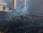 بالصور.. إخماد حريق ضخم اندلع في مزرعة مواشي فى أسوان 