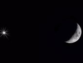 القمر يقترن بالمشترى عملاق المجموعة الشمسية فى مشهد بديع اليوم