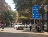 بالصور.. حواجز حديدية بمحيط التحويلات المرورية بالزمالك لإنشاء محطة مترو