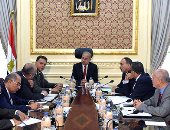 رئيس الوزراء يستعرض تطوير خط السكة الحديد بأبو طرطور