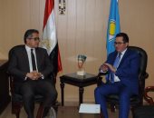 وزير الآثار يستقبل سفير كازاخستان لبحث سبل التعاون فى مجال العمل الأثرى