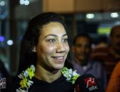 بطلة مصر فريدة عثمان تصل القاهرة بعد فوزها بـ"برونزية" بطولة العالم للسباحة