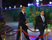 بالفيديو..أبو الغيط وعلاء يوسف وجمال مبارك فى عزاء والدة نبيل فهمى