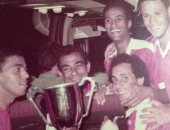 شاهد.. الجوهرى يحتفل ببطولة كأس مصر 82 مع نجوم الأهلي