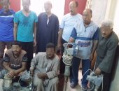 بالصور.. ضبط 8 أشخاص لتنقيبهم عن الآثار داخل منزلهم بأسوان