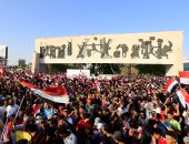 بالصور.. الآلاف من التيار الصدرى يتظاهرون فى بغداد استجابة لدعوة زعيمهم