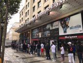 جماهير سان جيرمان تحتشد أمام متاجر النادى لشراء قميص نيمار