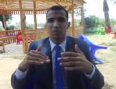 بالفيديو والصور.. قصة كفاح معيد بآداب سوهاج..حامد: كنت أذاكر على "اللمبة الجاز"  