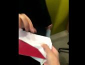 الباسبور فى مناديل ورق.. فيديو إهانة بحرينية من موظفة جوازات بمطار الدوحة