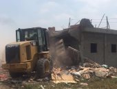 لليوم الثانى .. استمرار الحملة الأمنية لإزالة التعديات ببحيرة المنزلة 