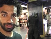 محمد صلاح يمزح مع ناينجولان نجم روما على طريقته الخاصة