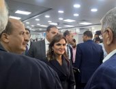 سحر نصر وبرلمانيون يتفقدون صالة تأسيس الشركات بمركز خدمات المستثمرين