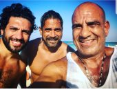 أمير كرارة ينشر صورته مع حسن الرداد ومحمد لطفى على البحر