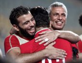 بالفيديو.. صالح جمعة يكشف سر "عناق" متعب بعد هدفه فى سموحة