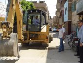 بالصور.. محافظ سوهاج : إزالة جميع المطبات الخرسانية بمدينة طهطا