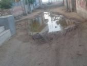 بالصور.. شكوى من انتشار مياه المجارى بقرية كفر متبول فى كفر الشيخ 