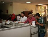 بالصور.. بدء إجراءات الكشف الطبى للطلاب الجدد بجامعة جنوب الوادى