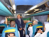 بالصور.. مدير أمن مطروح والسكرتير العام يودعان فوج حجاج القرعة